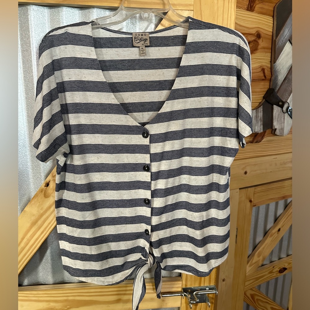 Como Vintage Petite Front Tie Shirt. Petite Large . Like new